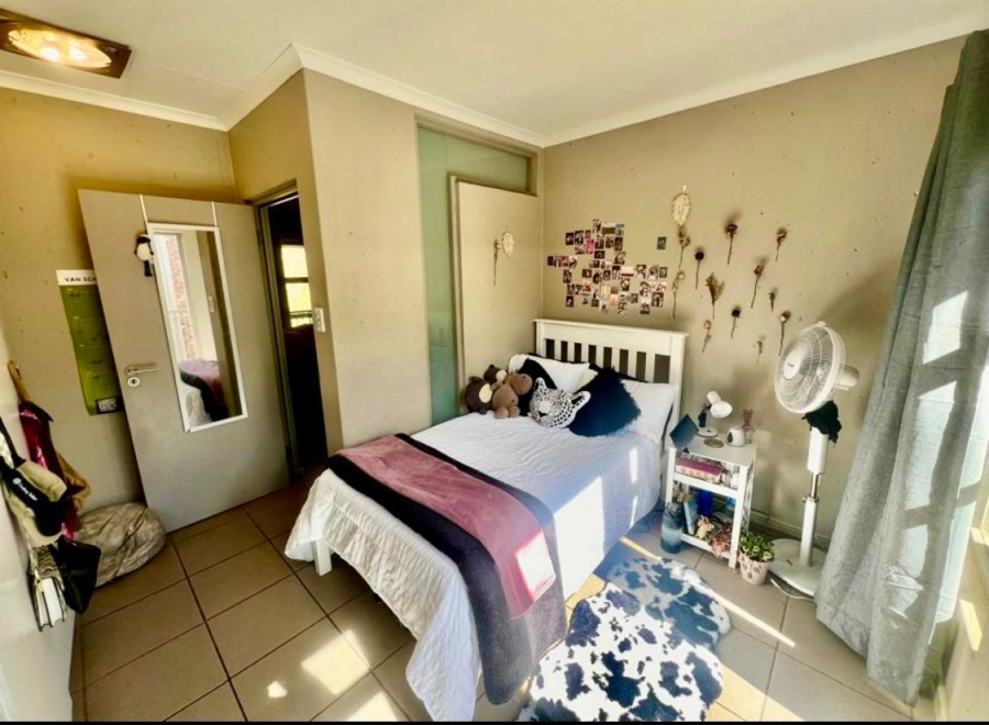 2 Bedroom Property for Sale in Van Der Hoff Park North West